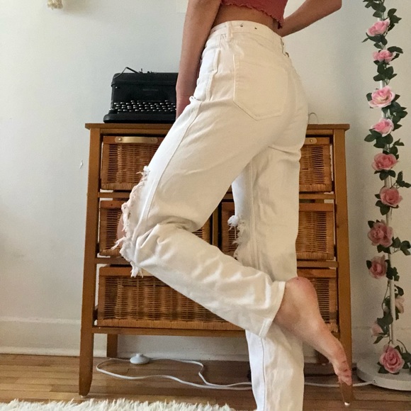 Hollister White Distressed High Waist Straight Leg Jeans - Picture 3 of 4